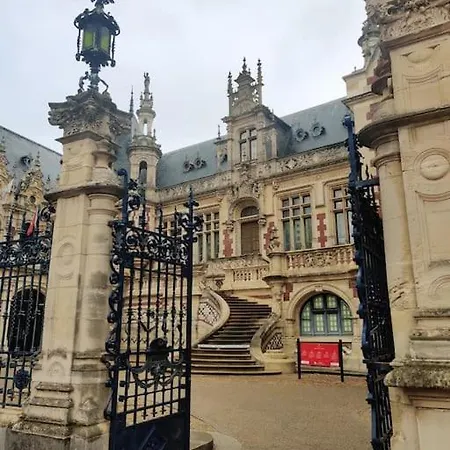 Holiday home Elegante Maison Pres De La 1 Ou 2